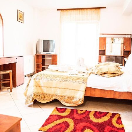 Club Onix Apartments Нептун Екстериор снимка