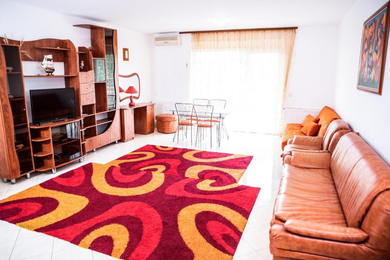 Club Onix Apartments Нептун Екстериор снимка