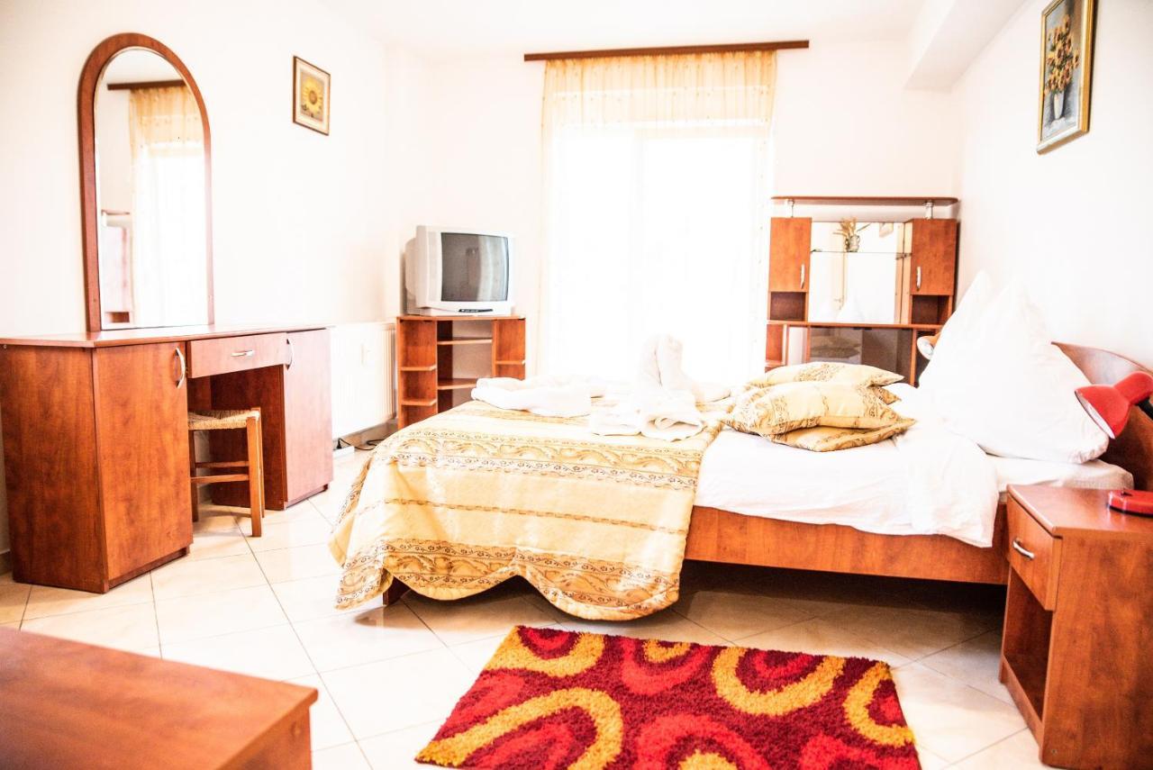 Club Onix Apartments Нептун Екстериор снимка
