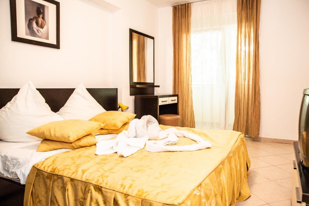 Club Onix Apartments Нептун Екстериор снимка