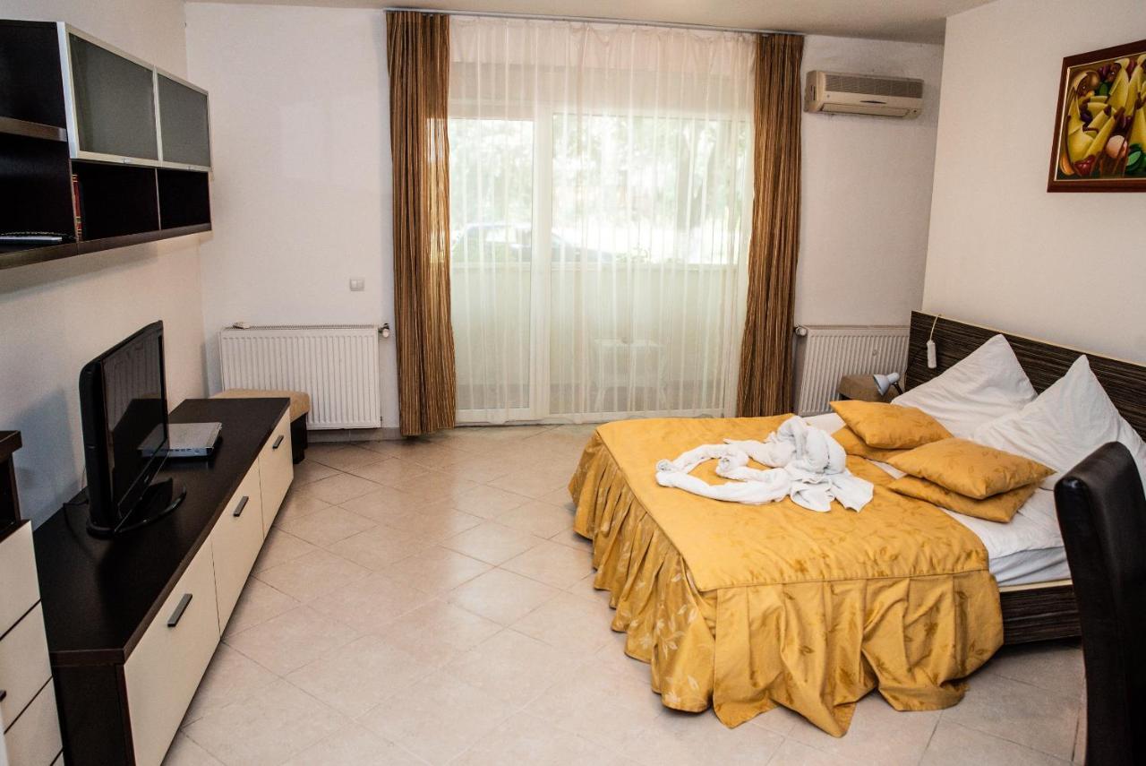 Club Onix Apartments Нептун Екстериор снимка