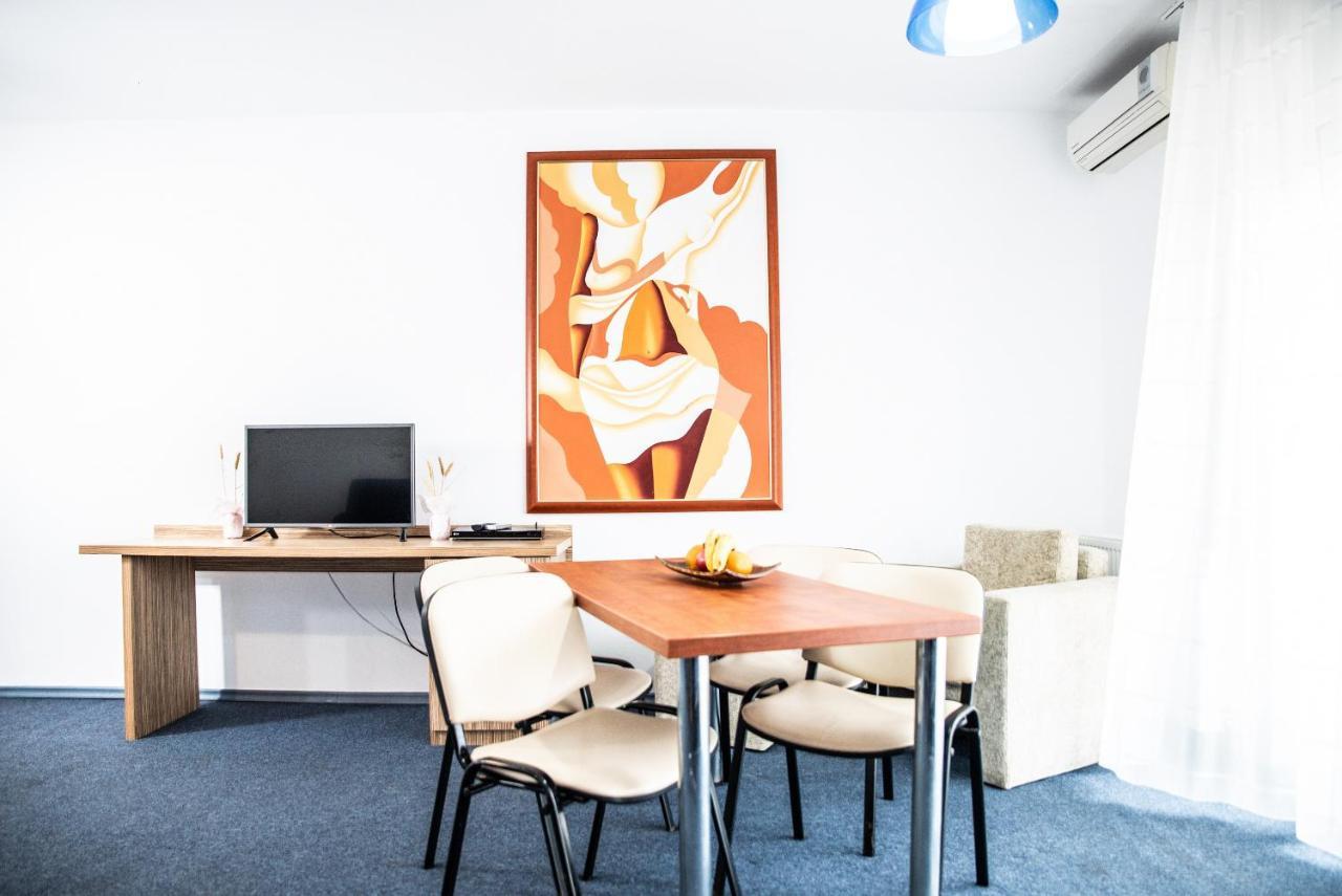 Club Onix Apartments Нептун Екстериор снимка