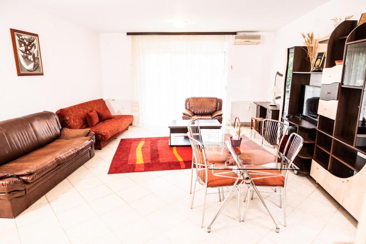 Club Onix Apartments Нептун Екстериор снимка