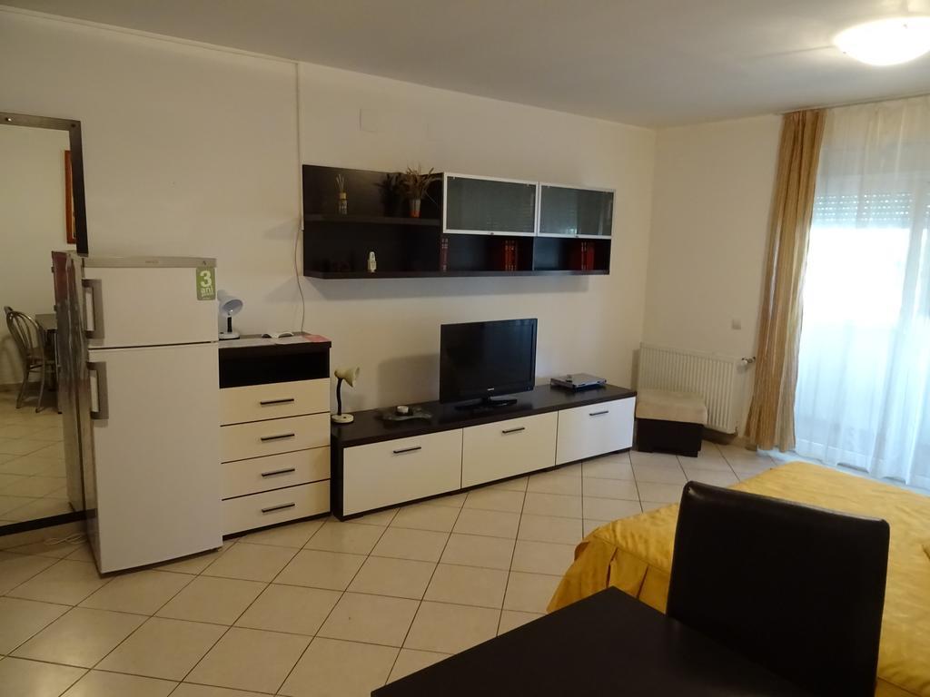 Club Onix Apartments Нептун Екстериор снимка