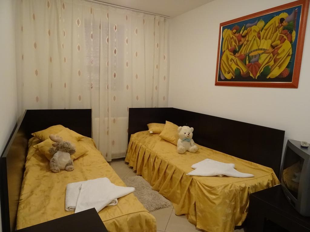 Club Onix Apartments Нептун Екстериор снимка