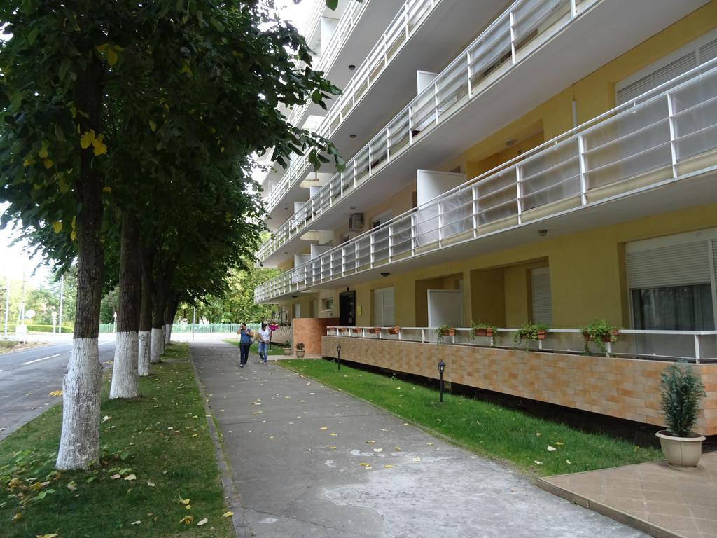 Club Onix Apartments Нептун Екстериор снимка